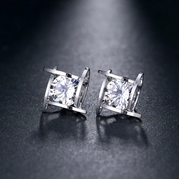 **New **Silver 3D Cage Diamond Stud Earrings - Picture 7 of 7